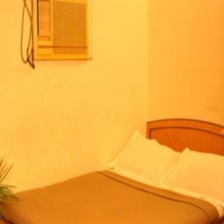 Hira Palace Hotel มุมไบ ภายนอก รูปภาพ